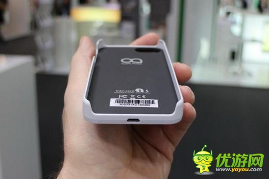 雙屏幕：神器手機殼為你手機多加一個屏幕