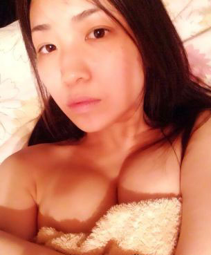 女友微信圈發(fā)圖無(wú)底線 男友對(duì)此不滿提分手