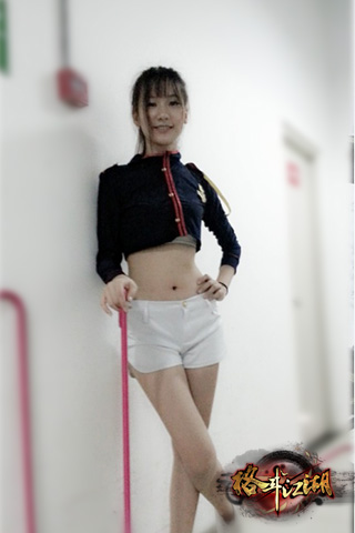 《格斗江湖》女主曝光 學(xué)霸?；ㄕ蔑@青春魅力
