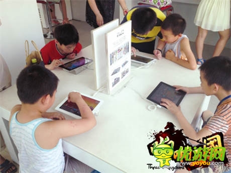 小學(xué)生也玩《啪啪三國》 游戲里的熊孩子惹不起