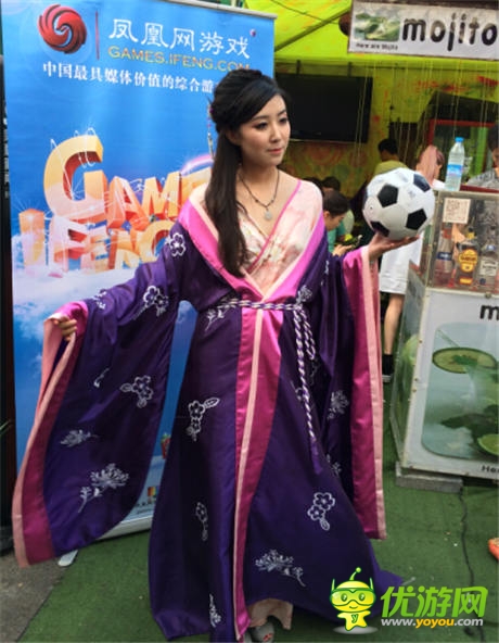 鳳凰游戲世界杯大穿越 蹴鞠娘PK足球寶貝