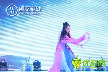 耀舞耀時尚 2014ChinaJoy銀漢游戲展臺采風